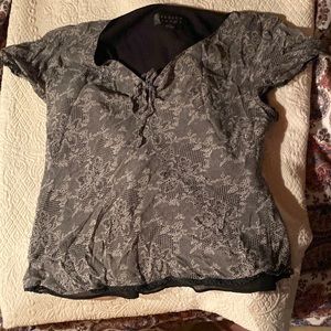 🦋 5 for $25 🦋 Vampiric whimsigothic v neck layered whisky blouse